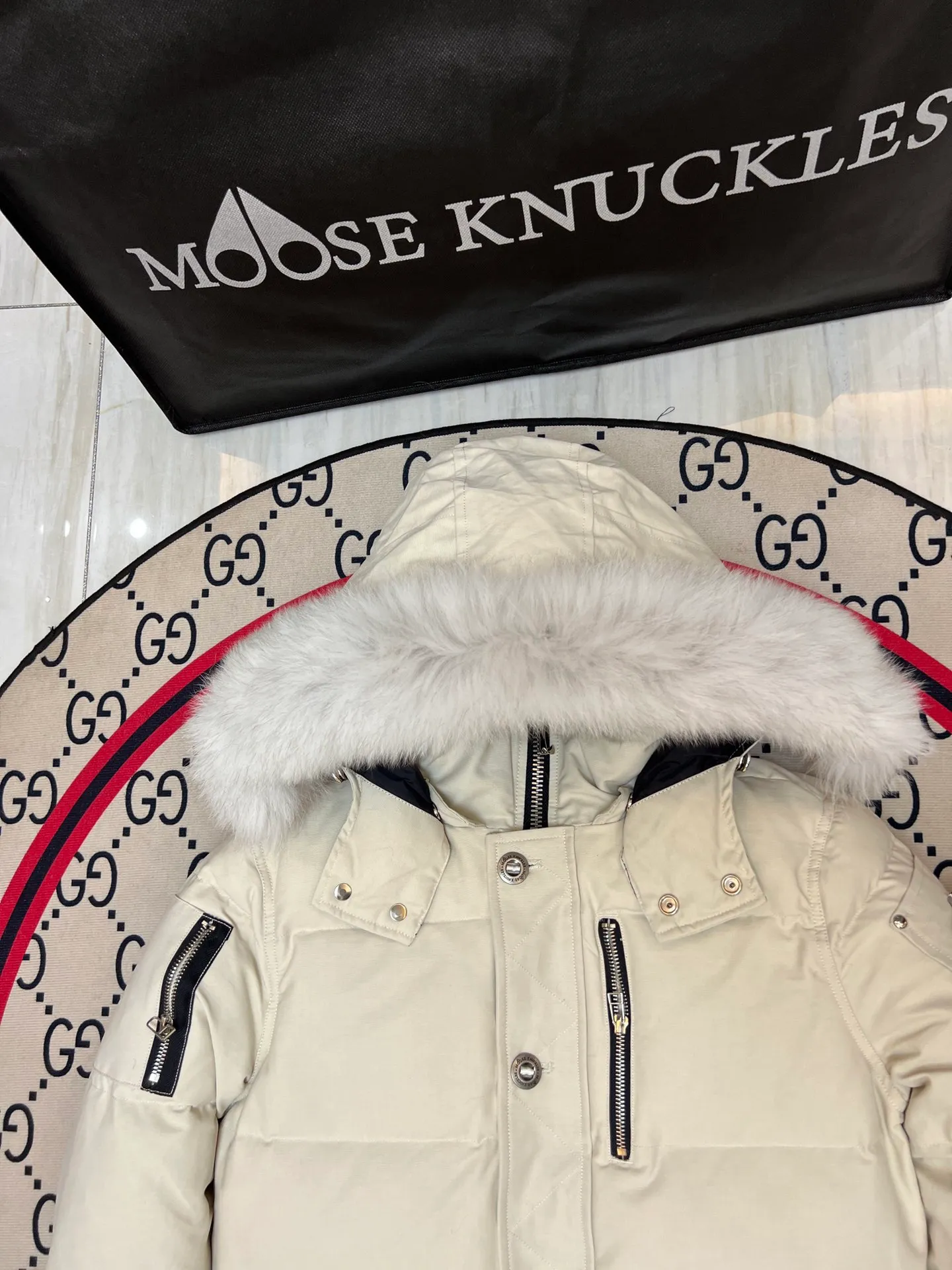 ：Y 119 🇨🇦Moose knuckles/ 06/ ： / （ ） White Moose knuckles . 2007 🇨🇦 ！ Premium ， 。 ， RMB 5040-15000 ！ ，LOGO ✂️. ！ . ！ MONCLER/ Canada Goose/ ，Moose knuckles 2019 …… ✂️ 90% ， ！ ✂️ ， ! ✂️ YKK， ， ！ ✂️ ， . ！ ✂️ 3D ， ⚠️Size:s-xxl